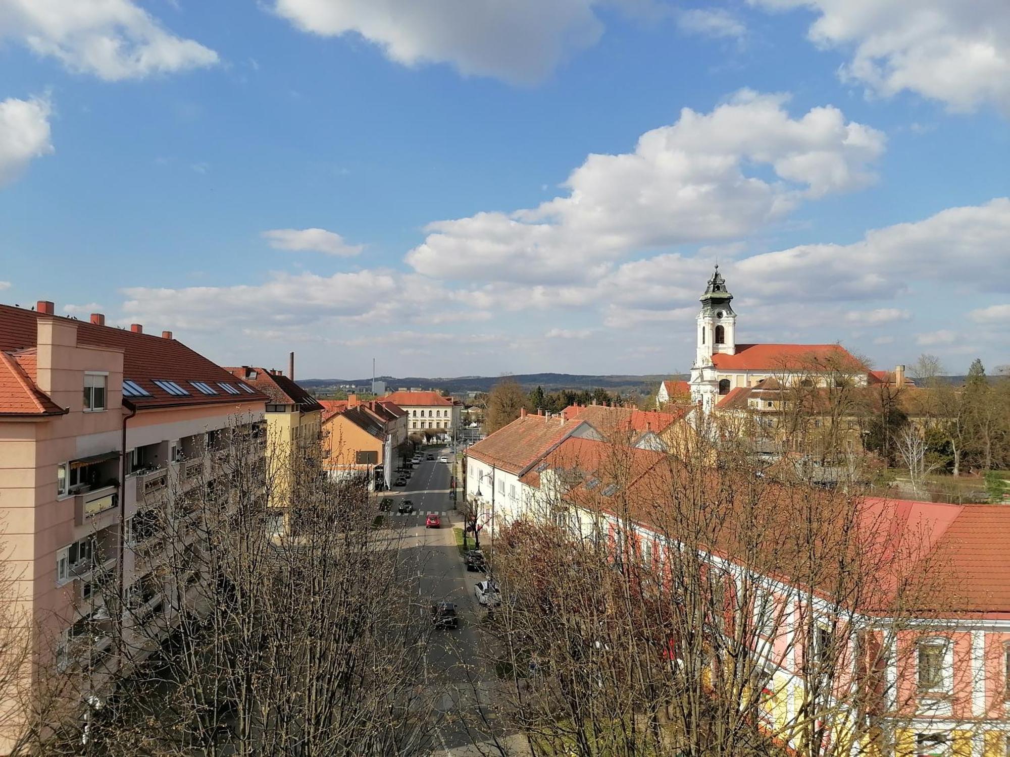 Shine Apartman Szentgotthard Bagian luar foto